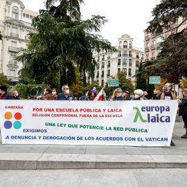 Imagen de archivo de una concentración convocada por la plataforma Europa Laica, en Madrid, a 28 de octubre de 2020.- Óscar J.Barroso / Europa Press.