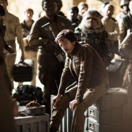 El actor Diego Luna como Cassian en 'Andor'.