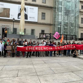 Activistas climáticos frente al Museo Reina Sofía.- Archivo Voces del Extremo