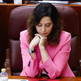 La presidenta de la Comunidad de Madrid, Isabel Díaz Ayuso, durante el pleno de la Asamblea de Madrid, este jueves. EFE/ Javier Lizón