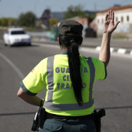 Imagen de archivo de una agente de la Guardia Civil. EFE