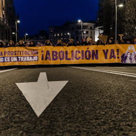 Decenas de personas durante la manifestación convocada por el Movimiento Feminista de Madrid por el Día Internacional de la Mujer, a 8 de marzo de 2024, en Madrid (España).- Carlos Luján / Europa Press