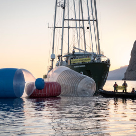 Acción de Greenpeace contra la contaminación por plásticos en el Mediterráneo. GREENPEACE