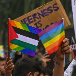 La bandera palestina junto a la bandera LGTBI.- Kabir Jhangiani/ZUMA Press Wire