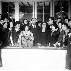 Acto de la Asociación Nacional de Mujeres Españolas (ANME) en el Hotel Palace en 1931, donde podría encontrarse Celsia Regis, en una foto de archivo.