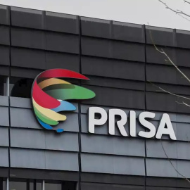 El logo de Prisa en su sede en la localidad madrileña de Tres Cantos. E.P.