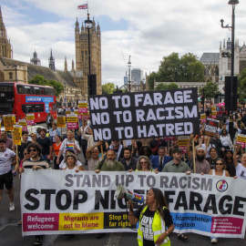 Protestas antifascistas en varias ciudades británicas.- EFE/EPA/MARK THOMAS