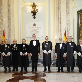 Fotografía de grupo de Su Majestad el Rey con los miembros de la Sala de Gobierno del Tribunal Supremo