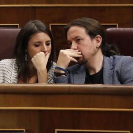 Irene Montero y Pablo Iglesias en una sesión de control en el Congreso.- EFE / ARCHIVO