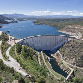  Presa de Atazar. Imagen de Wikipedia.