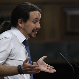 El líder de Podemos, Pablo Iglesias, durante su intervención hoy en el Congreso de los Diputados para responder al portavoz del PP, Rafael Hernando. EFE/Emilio Naranjo