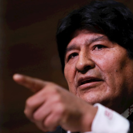 El ex presidente de Bolivia Evo Morales habla durante una rueda de prensa hoy viernes en Buenos Aires (Argentina). EFE/Juan Ignacio Roncoroni