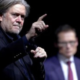 Bannon, exasesor de Trump y Abascal, detenido por quedarse con donaciones del muro con México