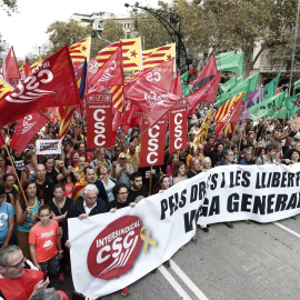 Manifestación en contra de la sentencia del 'procés' el pasado 18 de octubre, en la cuarta huelga general en menos de dos años vinculada al proceso independentista. EFE/Andreu Dalmau