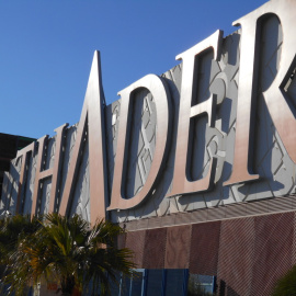 La entrada del centro comercial Thader, de Murcia.