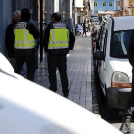 Agentes de la Comisaría General de Información de la Policía Nacional. EFE/Elvira Urquijo