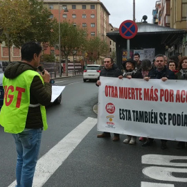 Concentración UGT La Rioja por trabajador fallecido en accidente laboral