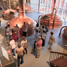 Sala de las antiguas calderas de cocción del museo Mundo Estrella Galicia. / MEGA