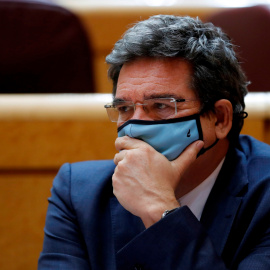 El ministro de Inclusión, Seguridad Social y Migraciones, José Luis Escrivá, durante su intervención en la sesión de control al Gobierno, esta tarde en el pleno del Senado, en Madrid. EFE/ Chema Moya