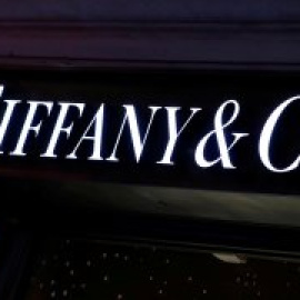 LVMH ultima una oferta de 14.790 millones por Tiffany