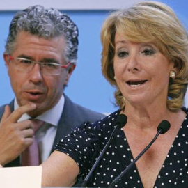 Esperanza Aguirre junto a Francisco Granados en una imagen de 2011.- EFE