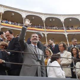 El rey Felipe VI en la Corrida de toros de la Prensa de Madrid. EFE/Javier Lizón