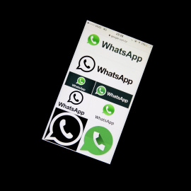 Una ilustración con los logotipos de Whatsapp./REUTERS