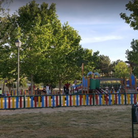 Una zona infantil en el parque Emperatriz María de Austria de Carabanchel.