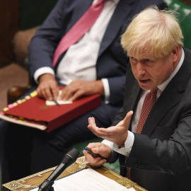 El primer ministro británico Boris Johnson hablando en el debate sobre el proyecto de ley de mercados internos propuesto por el gobierno en la Cámara de los Comunes en Londres. EFE / EPA / JESSICA TAYLOR / FOLLETO DEL PARLAMENTO DEL REINO UNIDO