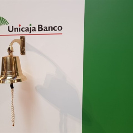 La campana de la Bolsa de Madrid, para el acto del comienzo de cotización de Unicaja en el mercado bursátil. E.P.