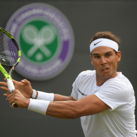 Rafa Nadal en su debut en Wimbledon ante John Millman./REUTERS