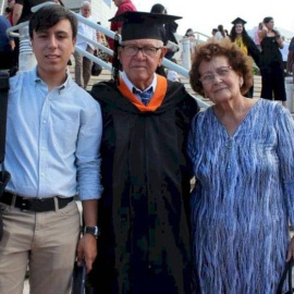 Ismael Mejías se gradúa de Bachillerato en Ingeniería Industrial (lasexta.com)