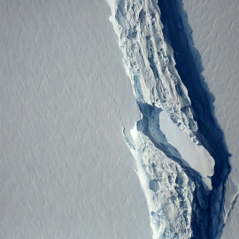 Vista aérea del desprendimiento del Larsen C /REUTERS/File Photo