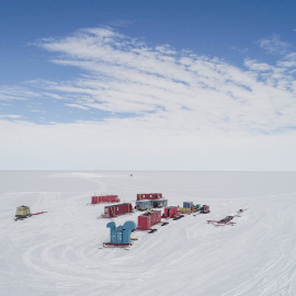 El equipo de investigadores de SALSA durante la expedición para acceder a las aguas del lago Mercer, a más de mil metros de profundidad en la Antártida.- SALSA