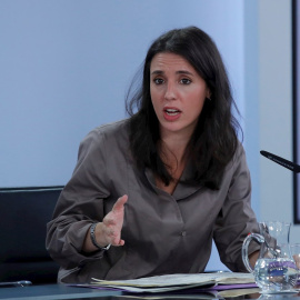 La ministra de Igualdad, Irene Montero, durante la rueda de prensa posterior al Consejo de Ministros celebrada en el palacio de La Moncloa.- EFE/JUAN CARLOS HIDALGO