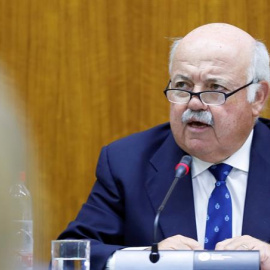 30/08/2019.- El consejero de Salud y Familias, Jesús Aguirre, durante su comparecencia este viernes en el Parlamento andaluz para informar sobre el brote de listeriosis relacionado con el consumo de carne mechada contaminada, del que se han confirmado 20