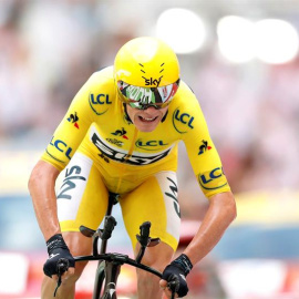 Christopher Froome cruza la línea de meta en la etapa de Marsella. EFE/EPA/Guillaume Horcajuelo