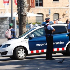 Imagen de archivo de dos Mossos d'Esquadra. - EFE