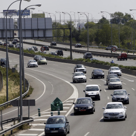 Vista del estado de la circulación en el kilómetro 14 de la A-1, sentido salida de Madrid, en el inicio de la operación salida. Las carreteras españolas soportarán en los meses de julio y agosto alrededor de 81,5 millones de desplazamientos de larga 