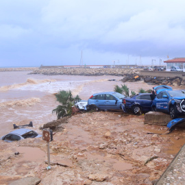 Cotxes destrossats a les Cases d'Alcanar en una imatge d'aquest dimecres, 1 de setembre.