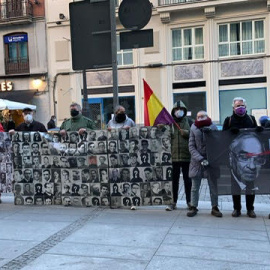 Manifestantes contra Martín Villa