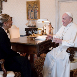 Yolanda Díaz y el papa Francisco se reúnen en el Vaticano.- EFE / EPA / Vatican Media Handout