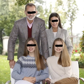 La foto de la familia real pasada por el filtro 'cachondeo'