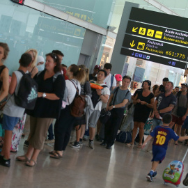 Colas en el Prat./REUTERS