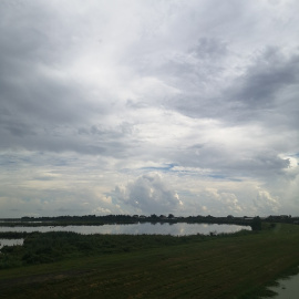 La laguna sobre la vieja pradera en La Isla.