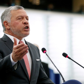 15/01/2020. Imagen de archivo del rey de Jordania Abdalá II hablando en el Parlamento Europeo. - Reuters