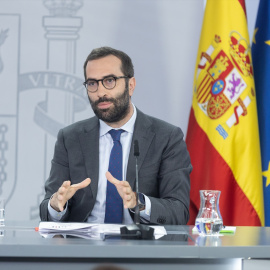 El ministro de Economía, Comercio y Turismo, Carlos Cuerpo, durante una rueda de prensa posterior al Consejo de Ministros, en el Palacio de la Moncloa, a 16 de julio de 2024, en Madrid (España).