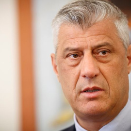 El presidente de Kosovo, Hashim Thaci ha anunciado su dimisión este jueves.