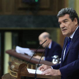 El ministro de Inclusión, Seguridad Social y Migraciones, José Luis Escrivá, interviene durante el pleno del Congreso  sobre el proyecto de Presupuestos Generales del Estado de 2023. EFE/ Zipi