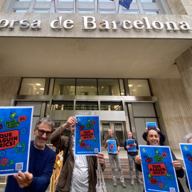 16/09/2024 - Activistes de la Plataforma per una Fiscalitat Justa davant la Borsa de Barcelona.